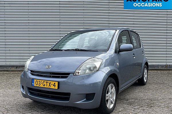 Daihatsu Sirion 2 1.3-16V Exclusive AUTOMAAT, AIRCO, APK NIEUW, 5 DEURS, ZUINIG EN GOEDKOOP WEGENBELASTING.